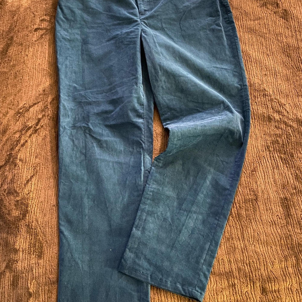 Chaus New York beautiful turquoise blue corduroy pants